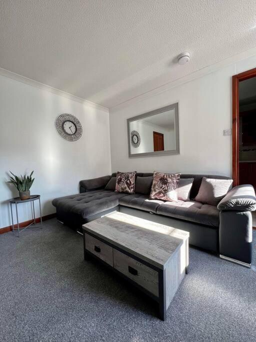 Apartment With Parking, Close To The Raigmore Hospital Inverness Exterior foto